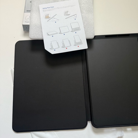 ESR iPad Pro 13\